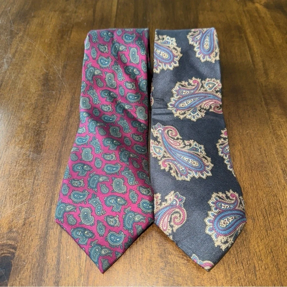 Vintage lot of 2  Halston III Men’s Neck Ties Made in USA 100% Italian Silk